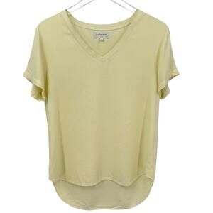 Bella Dahl V-Neck High Low Curved Hem T-Shirt Size Medium Light Yellow Top